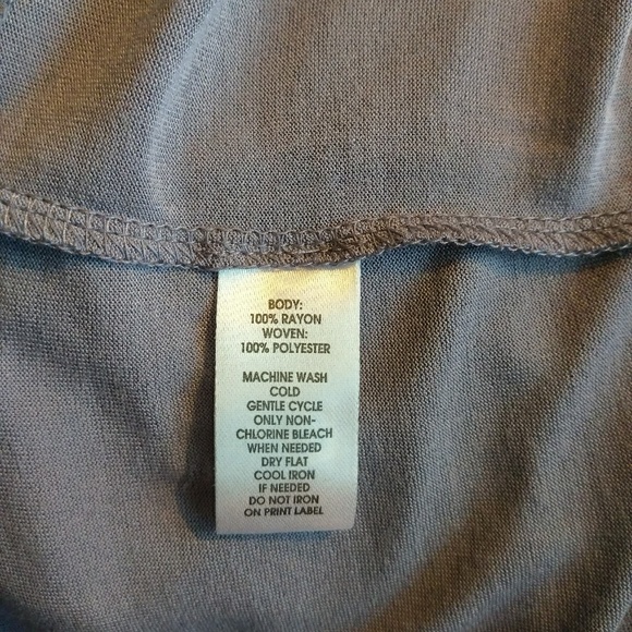 ANN TAYLOR LOFT SLEEVESS WITH PLEATED HEM TOP - Picture 5 of 6